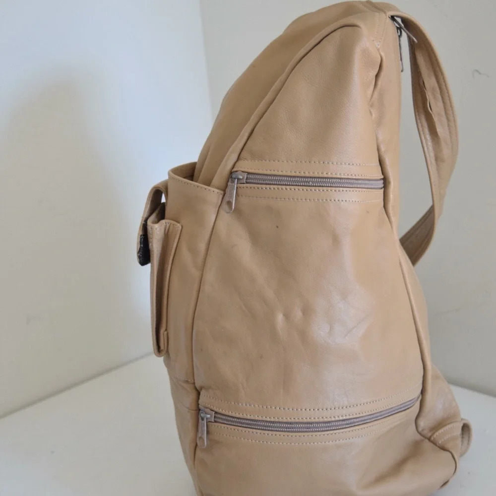 Hand made leather back pack - Picture 6 of 8